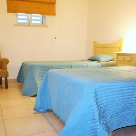 Beach Vale Centeanes